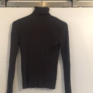 Robbed turtleneck sweater